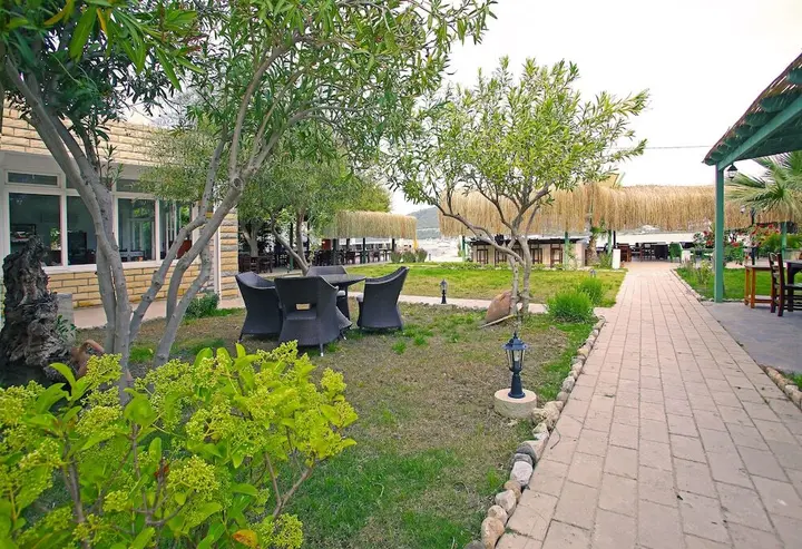 Голькой: Velena Hotel