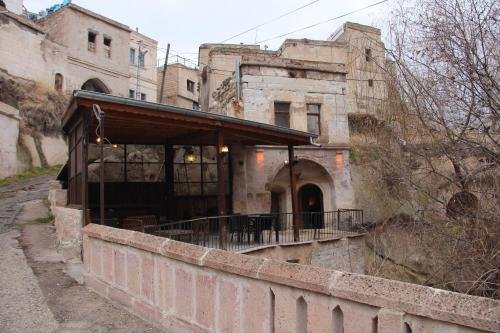 Айвали: Hilem Cave House