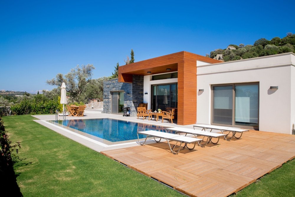 Яликавак: Important Group Villa Green