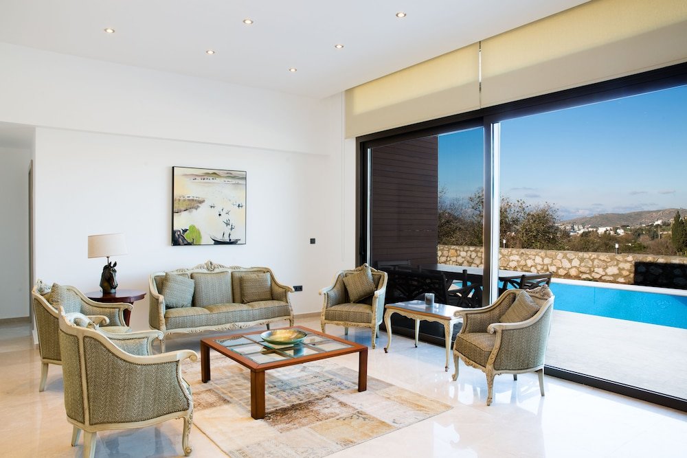 Яликавак: Important Group Villa Green