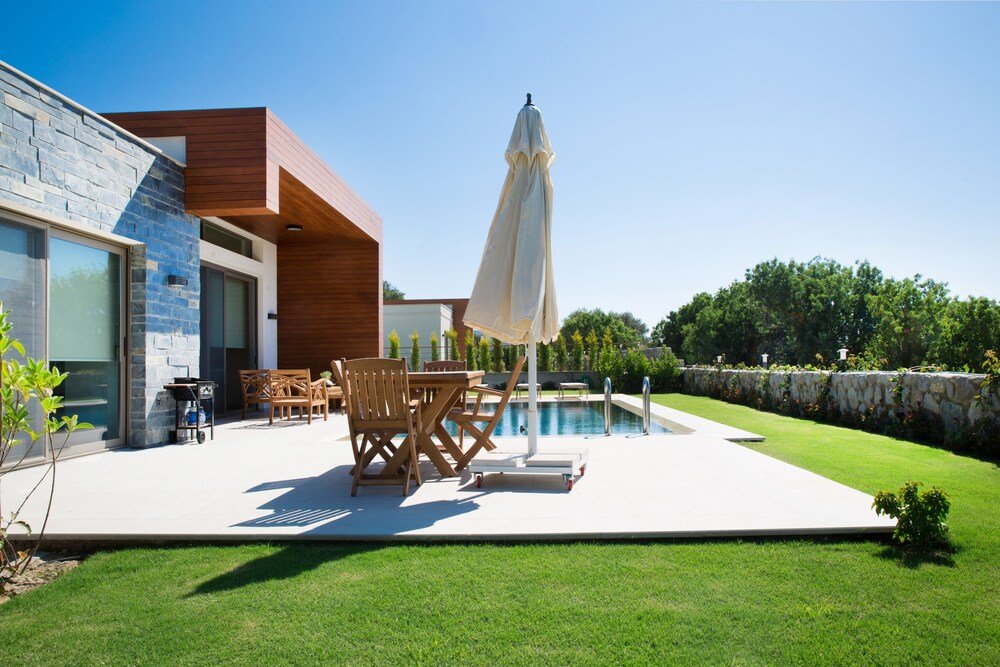 Яликавак: Important Group Villa Green