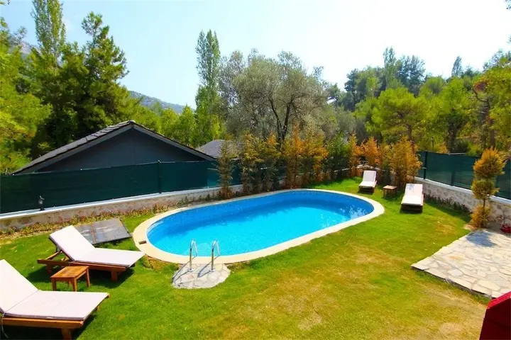 Исламлар: Villa Red