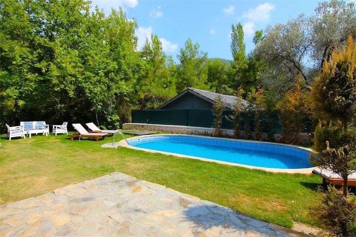 Исламлар: Villa Red