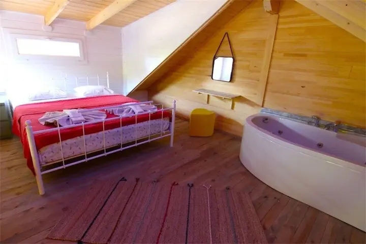 Исламлар: Villa Red