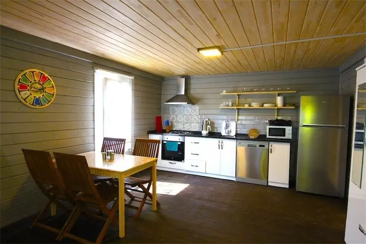 Исламлар: Villa Red