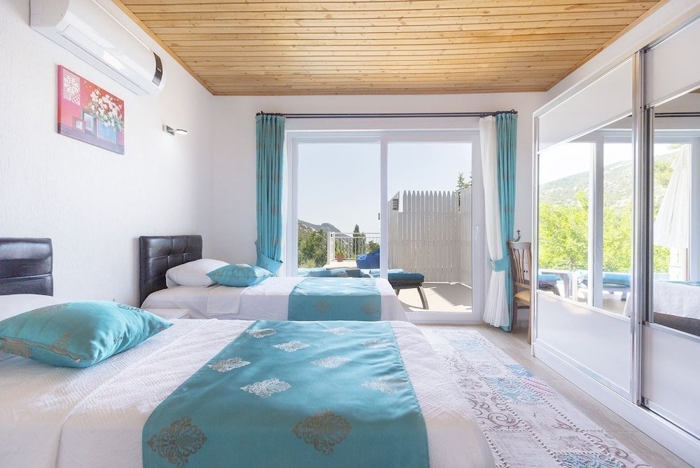 Исламлар: Villa Pinar