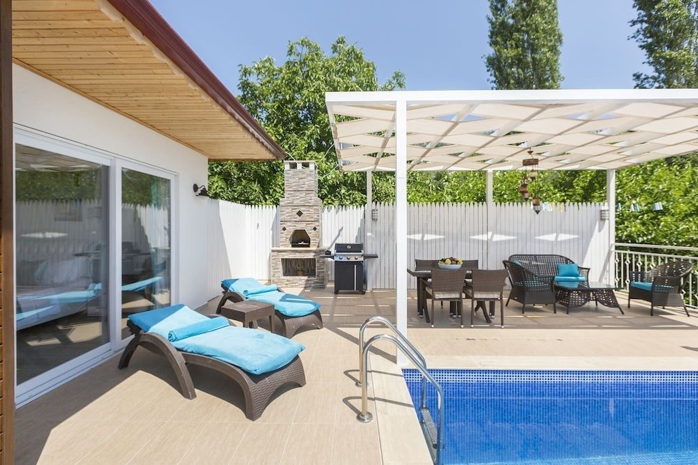 Исламлар: Villa Pinar