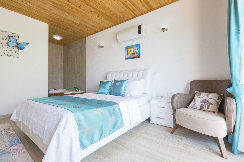 Исламлар: Villa Pinar