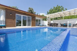 Исламлар: Villa Pinar