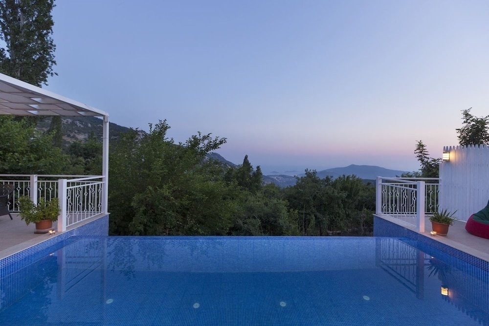 Исламлар: Villa Pinar