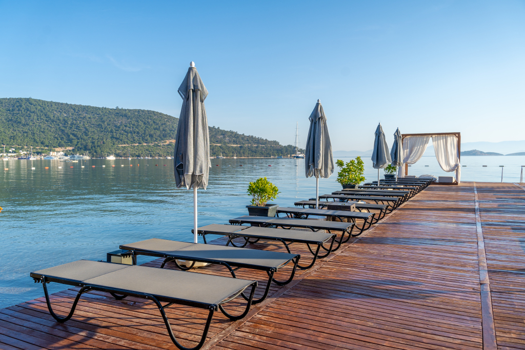 Торба: Moyo Beach Hotel