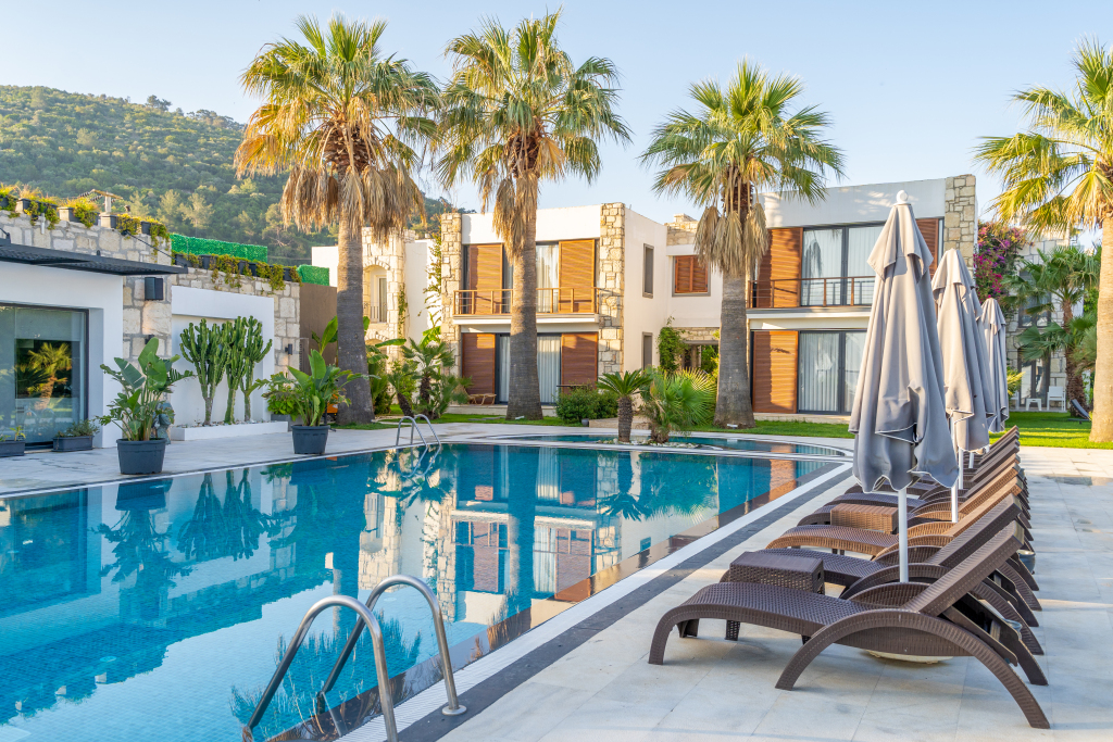 Торба: Moyo Beach Hotel