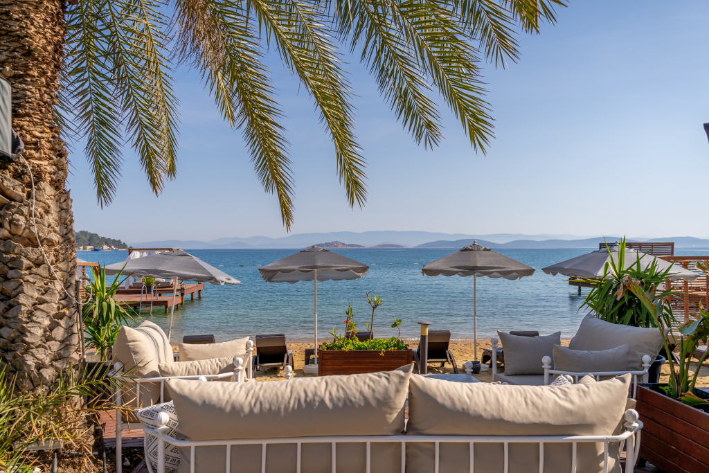 Торба: Moyo Beach Hotel