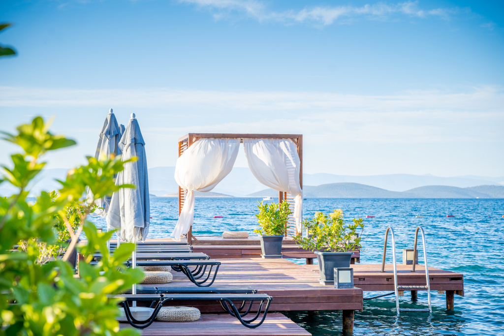 Торба: Moyo Beach Hotel