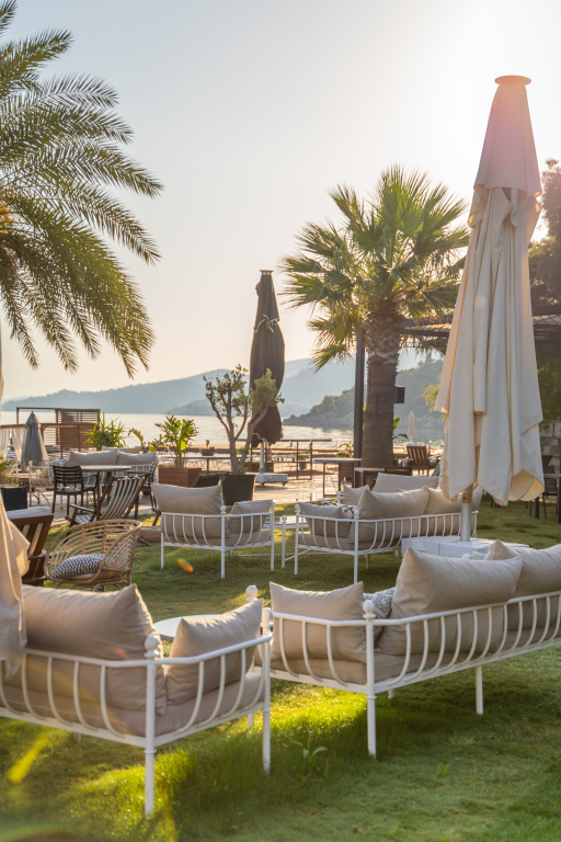 Торба: Moyo Beach Hotel