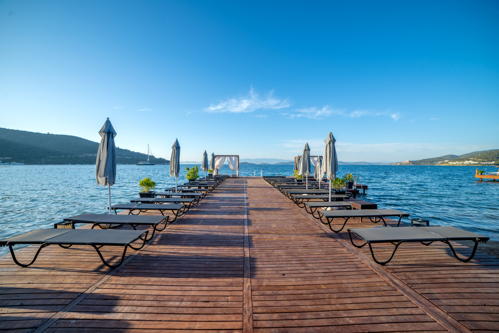 Торба: Moyo Beach Hotel