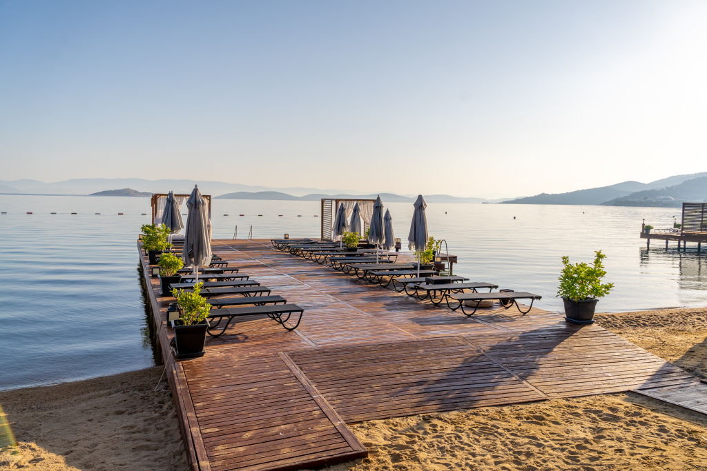 Торба: Moyo Beach Hotel