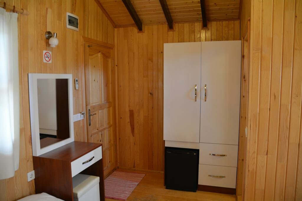 Чиралы: Caretta Caretta Pension