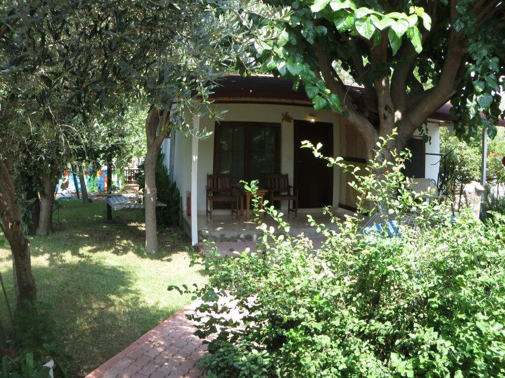 Чиралы: Caretta Caretta Pension