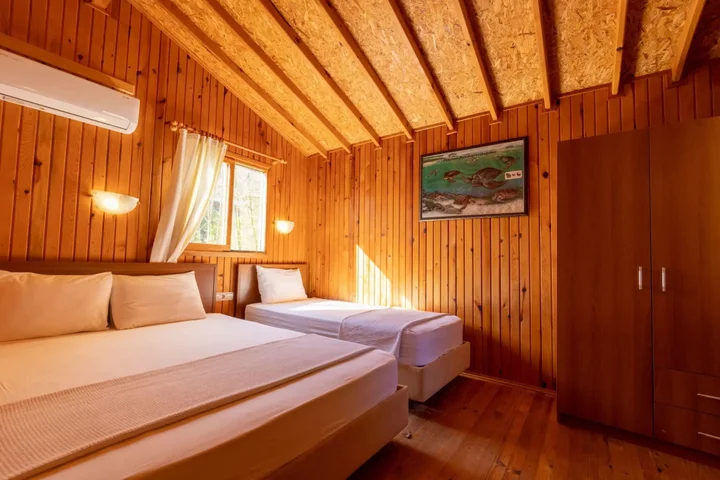 Чиралы: Caretta Caretta Pension