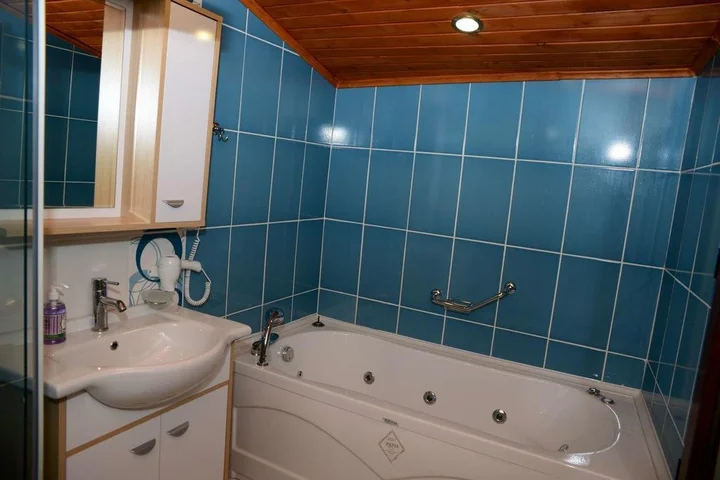 Каш: Nuri's Beach Bungalow