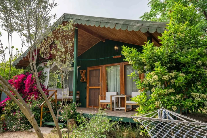 Чиралы: Бунгало Etenna Beach Bungalows