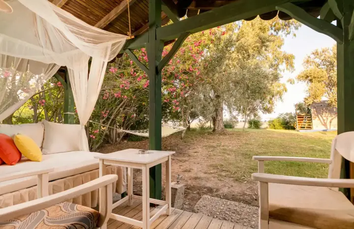 Чиралы: Бунгало Etenna Beach Bungalows