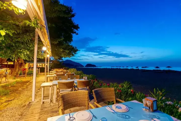 Чиралы: Бунгало Etenna Beach Bungalows