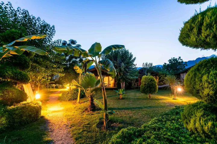 Чиралы: Бунгало Etenna Beach Bungalows