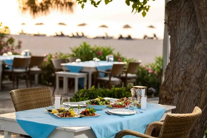 Чиралы: Бунгало Etenna Beach Bungalows