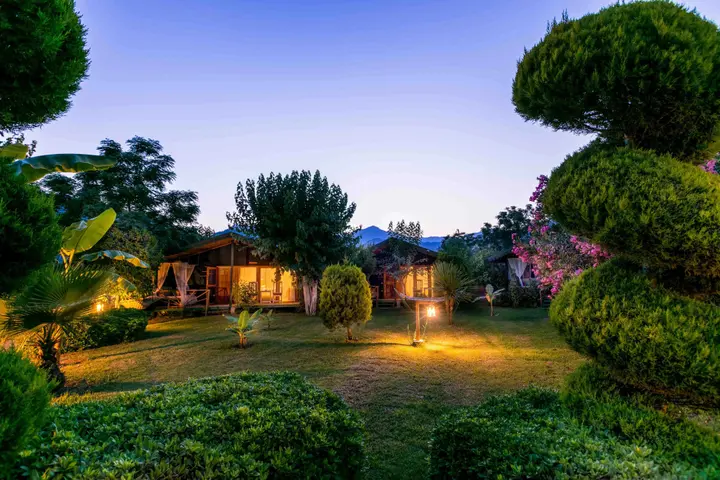 Чиралы: Бунгало Etenna Beach Bungalows