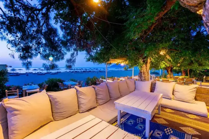 Чиралы: Бунгало Etenna Beach Bungalows