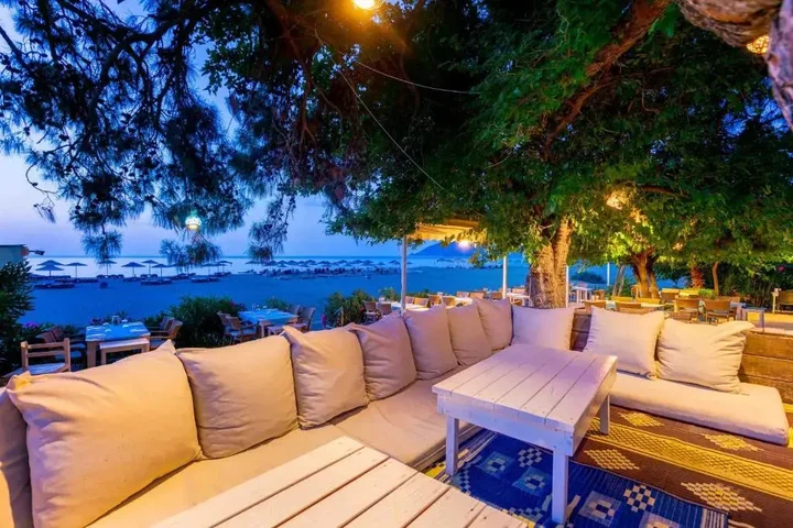 Чиралы: Бунгало Etenna Beach Bungalows