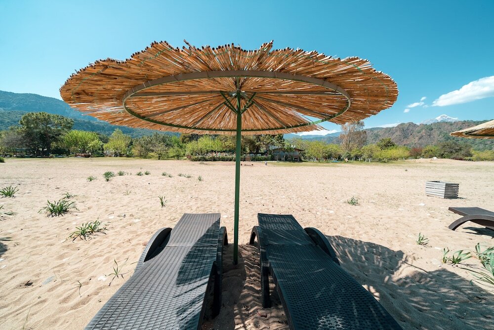 Чиралы: Бунгало Etenna Beach Bungalows