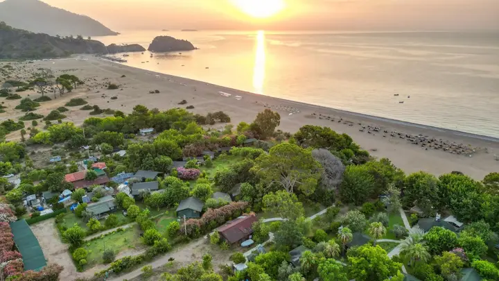 Чиралы: Бунгало Etenna Beach Bungalows
