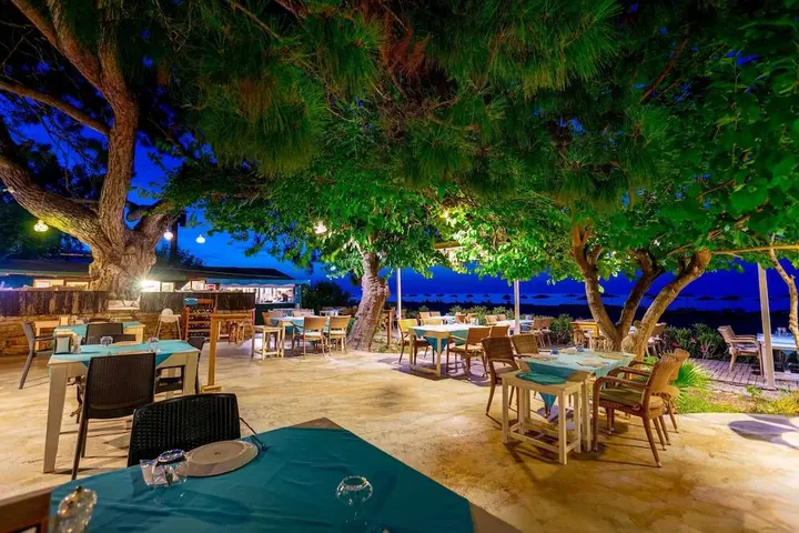 Чиралы: Бунгало Etenna Beach Bungalows