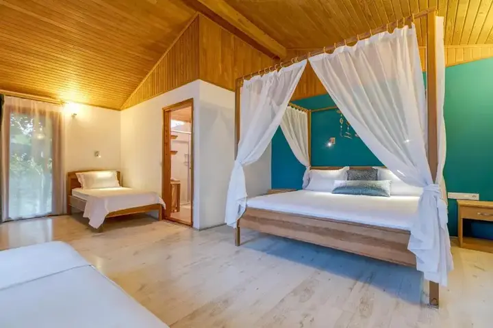 Чиралы: Бунгало Etenna Beach Bungalows
