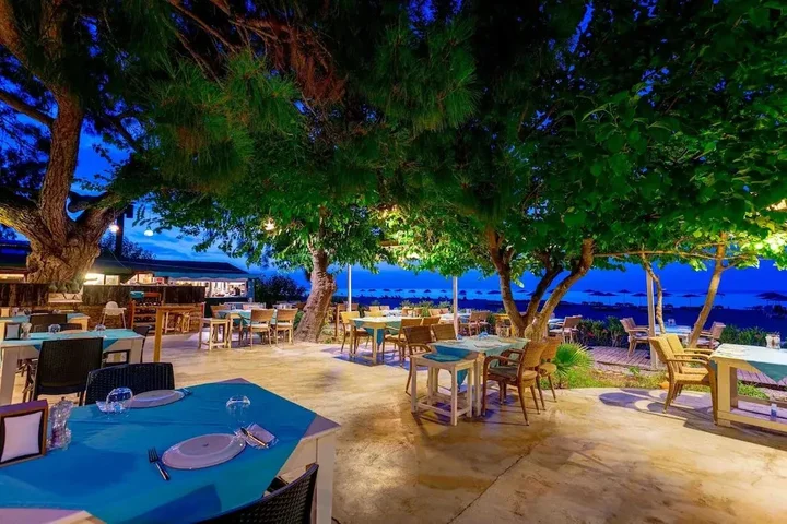 Чиралы: Бунгало Etenna Beach Bungalows