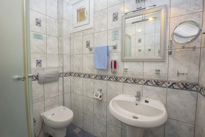 Каш: Hadrian Hotel
