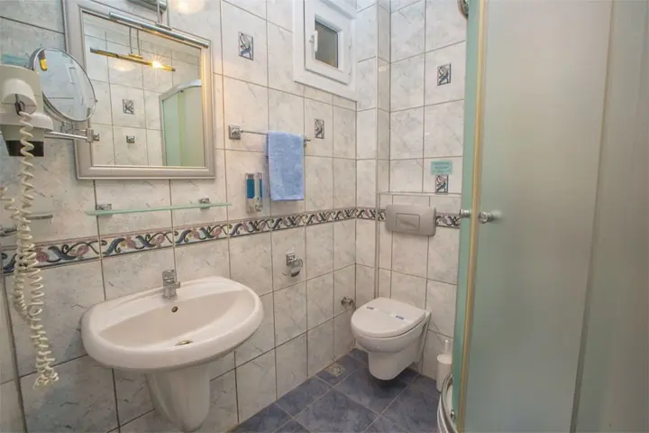 Каш: Hadrian Hotel
