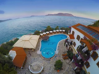 Каш: Hadrian Hotel