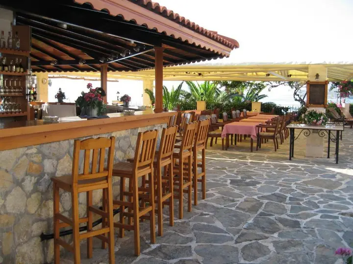 Каш: Hadrian Hotel