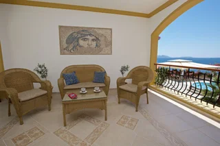 Каш: Hadrian Hotel