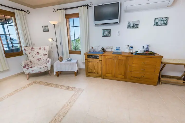 Каш: Hadrian Hotel