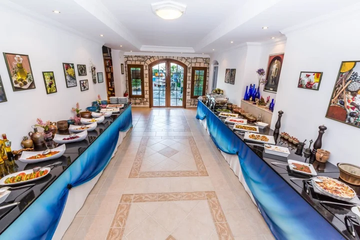 Каш: Hadrian Hotel