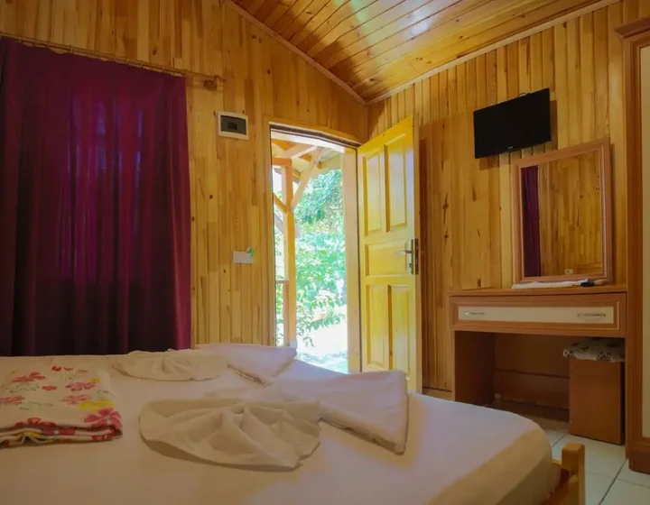 Адрасан: Duran Pansiyon Bungalow