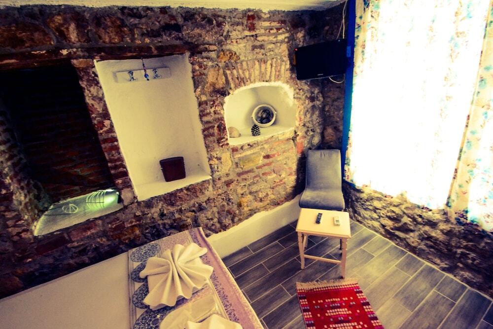 Айвалык: Ayvalik Moda Pansiyon