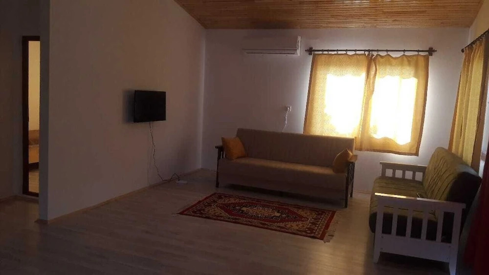 Чиралы: Cirali Zambak Villa