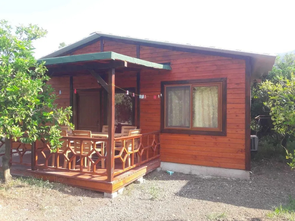 Чиралы: Cirali Zambak Villa