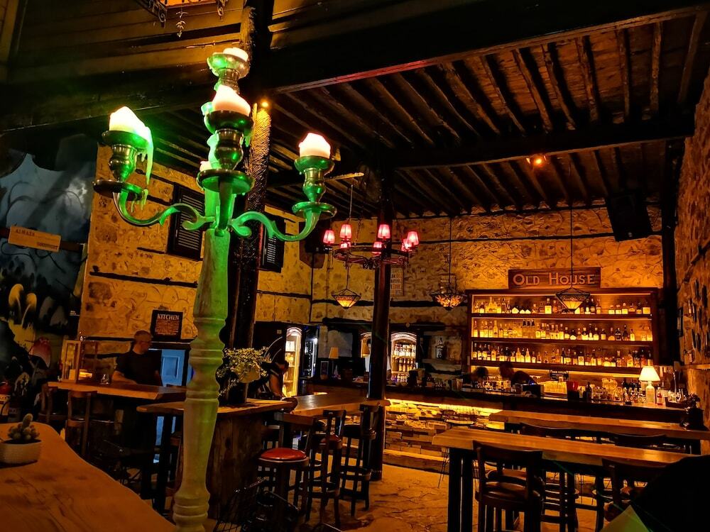 Анталья: Old House Pub Hotels